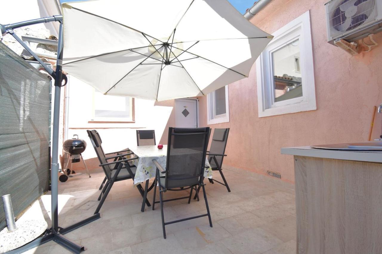City Centre Apartment With Terrace 2 プーラ エクステリア 写真